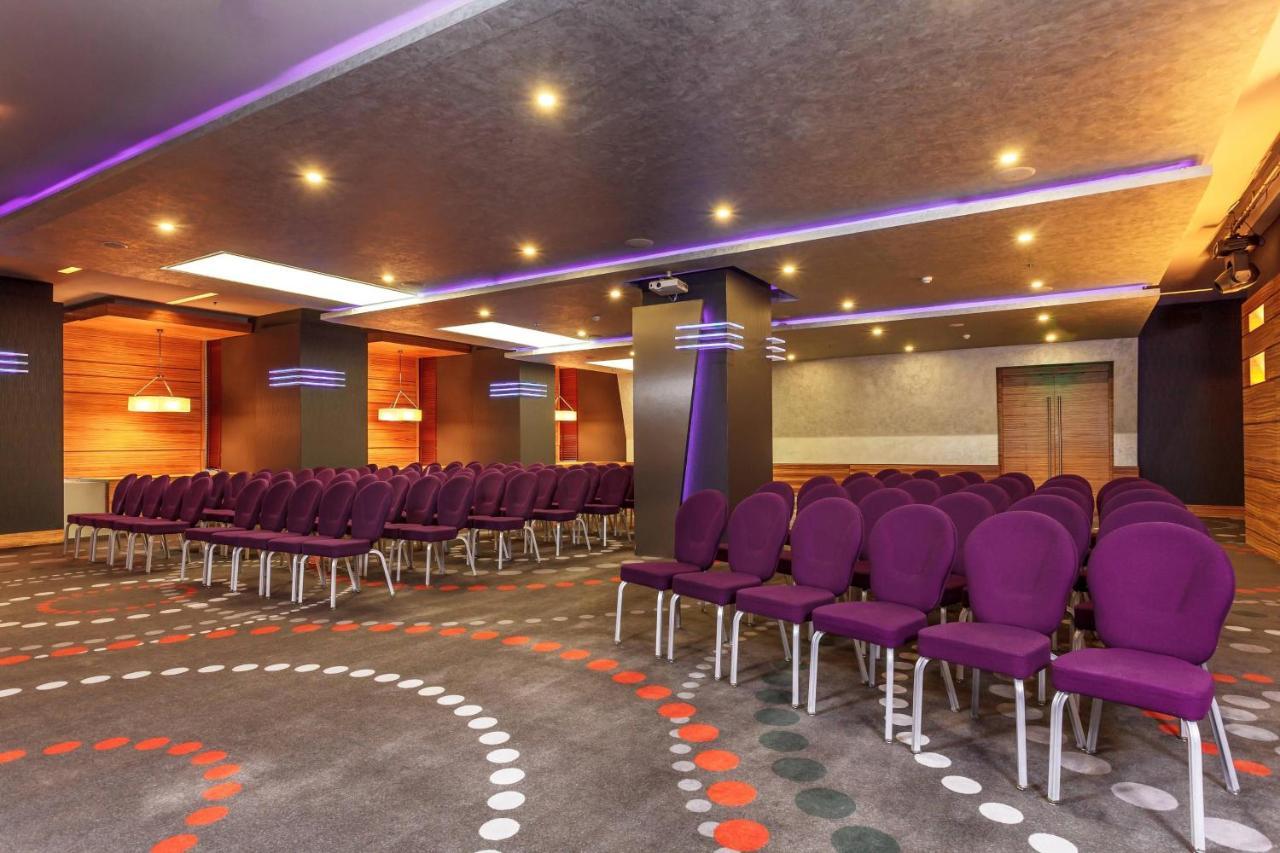 Sheraton Bucharest Hotel Kültér fotó The main conference room