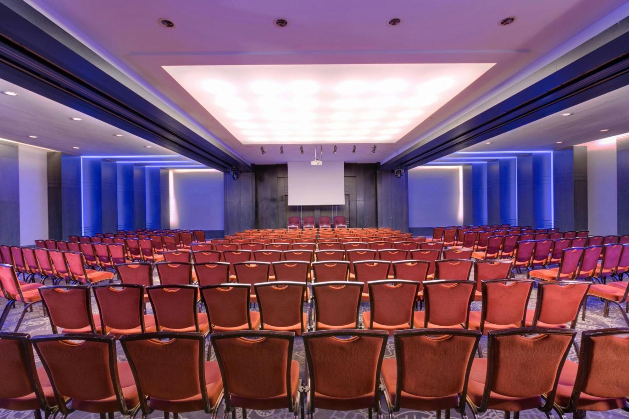 Sheraton Bucharest Hotel Kültér fotó The Grand Ballroom